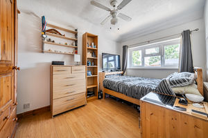 Bedroom- click for photo gallery